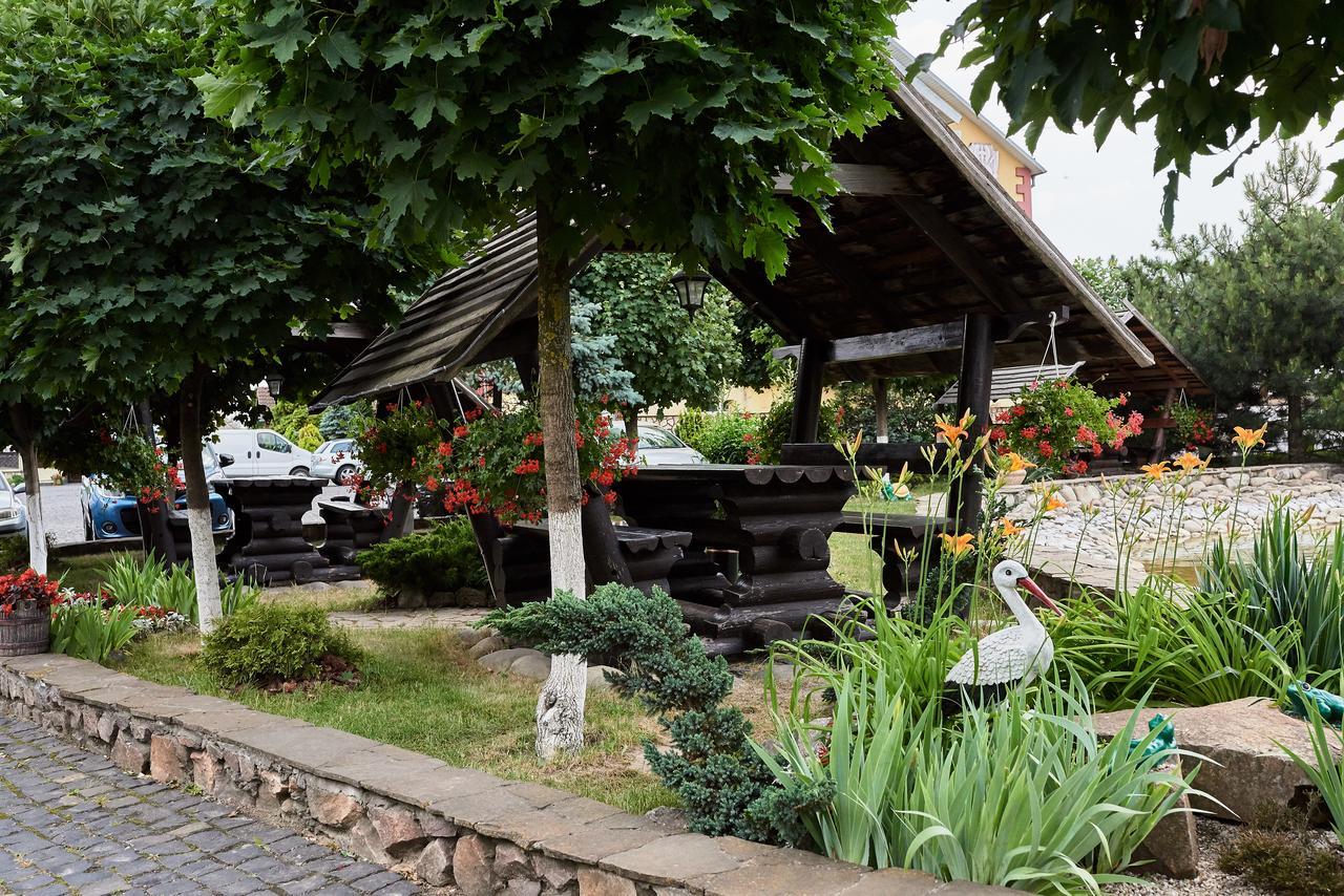 Aivengo Hotel Kolodenka Exterior photo